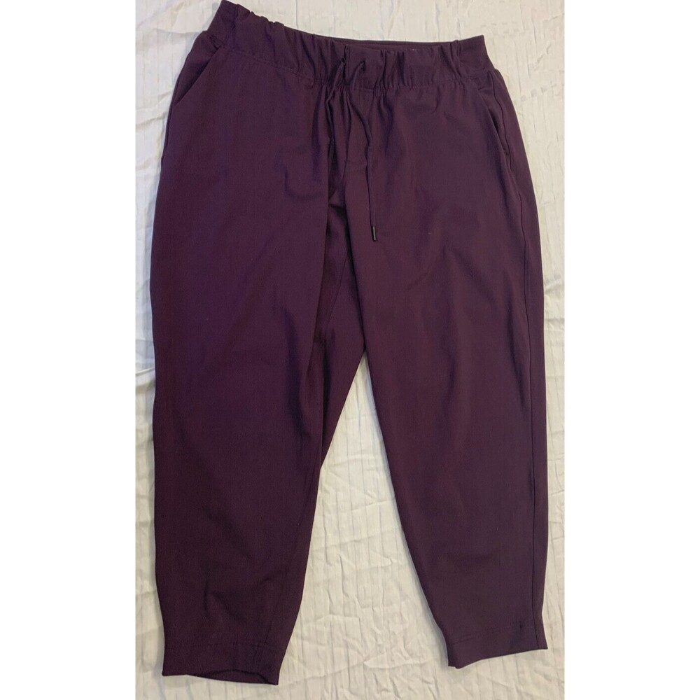 LIVI WOMENS ATHLETIC CAPRIS PANTS SIZE 14/16